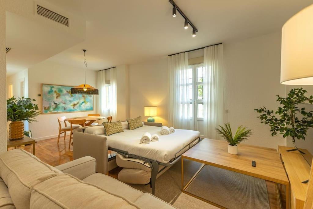 Triana Deluxe By Valcambre Apartment Sevilla Exterior foto